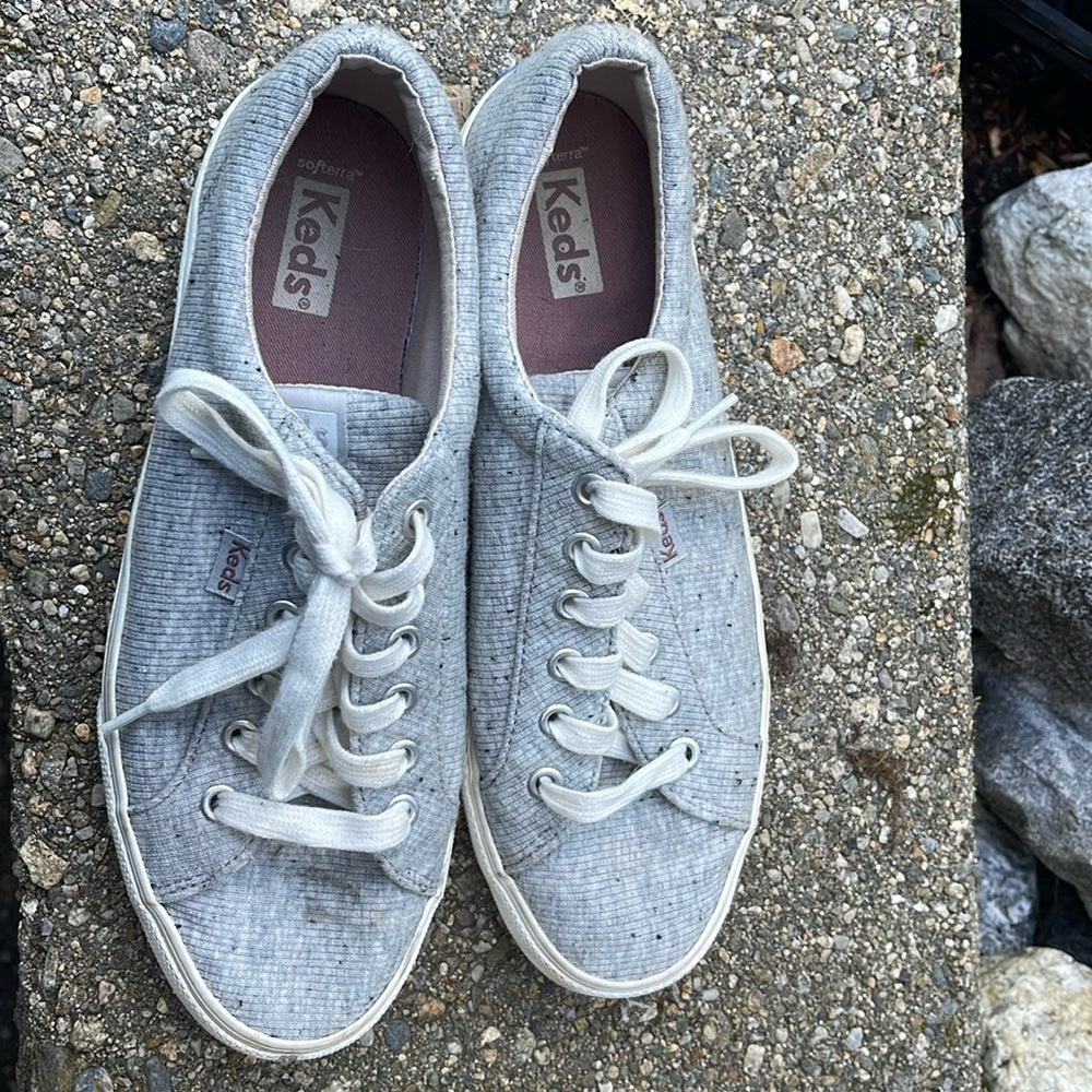 Keds Women’s Jump Kick Sneaker size 8, grey
